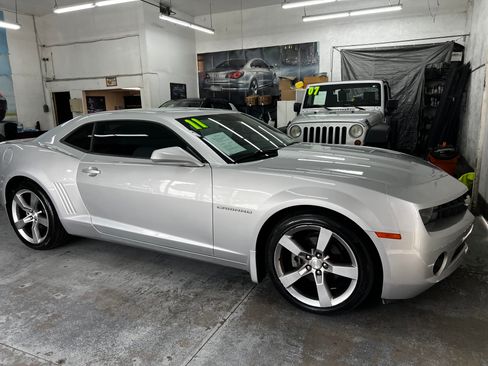 Used 2011 Chevrolet Camaro LT image 3