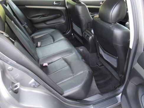 Used 2011 INFINITI G25 image 19