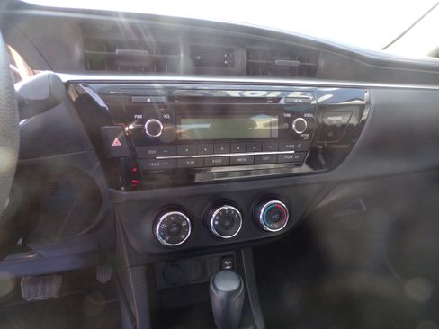 Used 2014 Toyota Corolla image 11