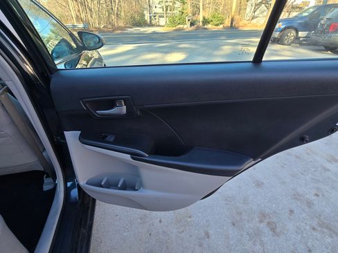Used 2012 Toyota Camry image 11