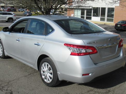 Used 2015 Nissan Sentra SV image 6