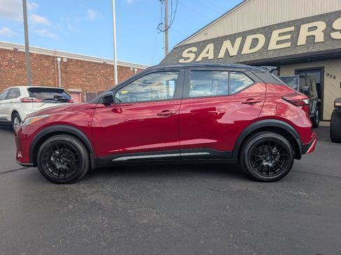 Used 2023 Nissan Kicks SR FWD image 2