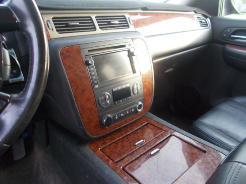 Used 2008 Chevrolet Avalanche AWD/4WD image 8