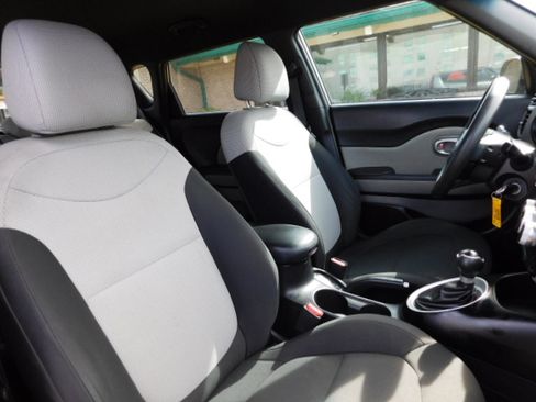 Used 2019 Kia Soul image 18