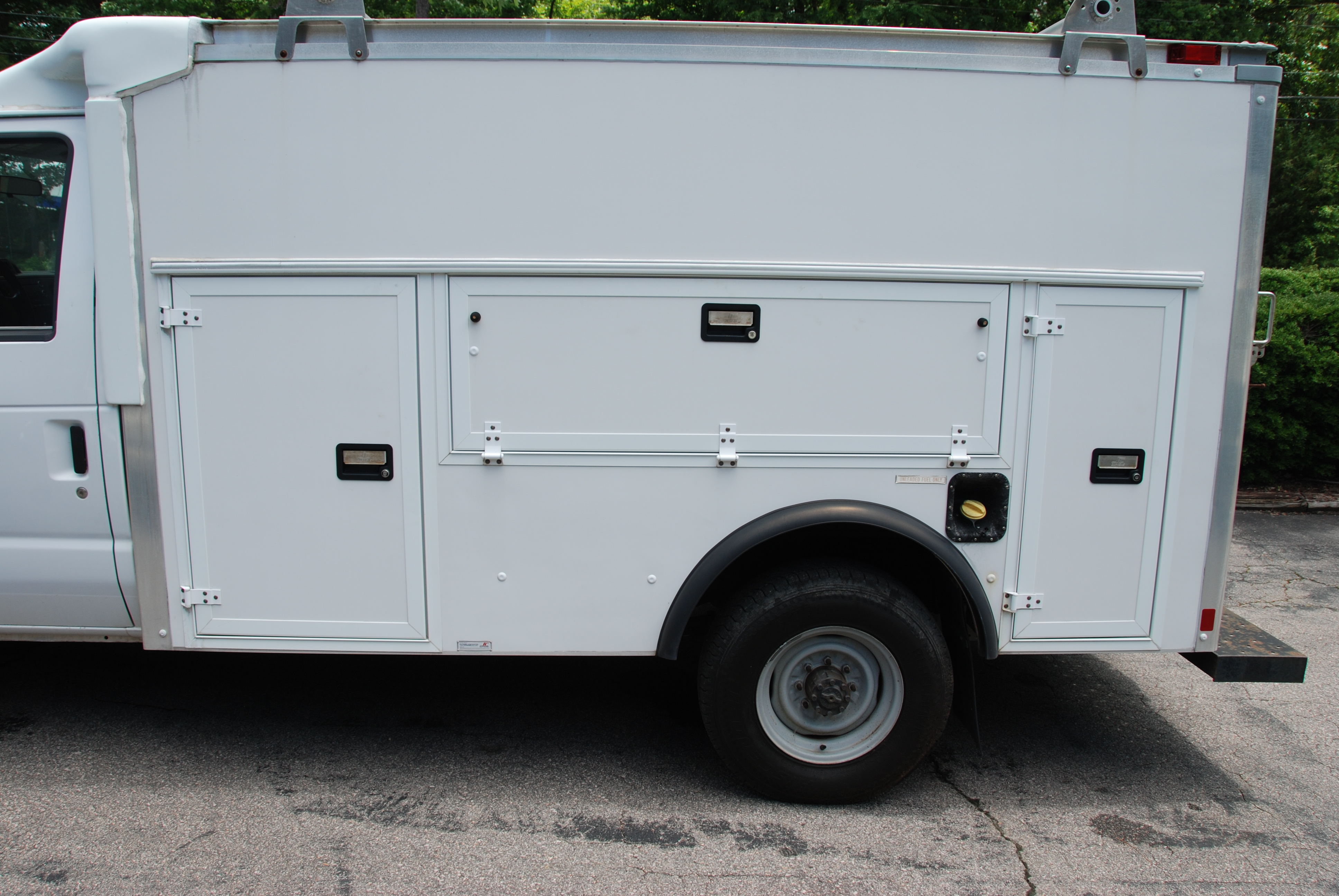 Used 2015 Ford E-350 and Econoline 350 Super Duty RWD image 6