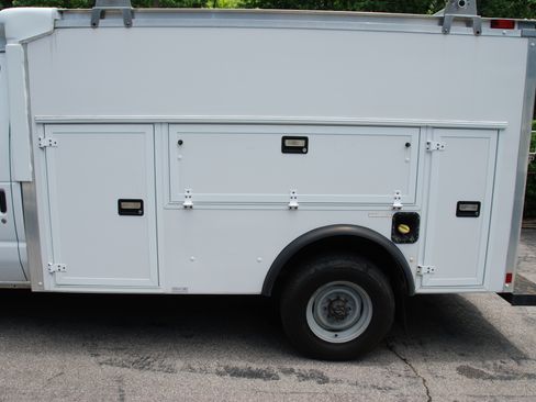 Used 2015 Ford E-350 and Econoline 350 Super Duty RWD image 6