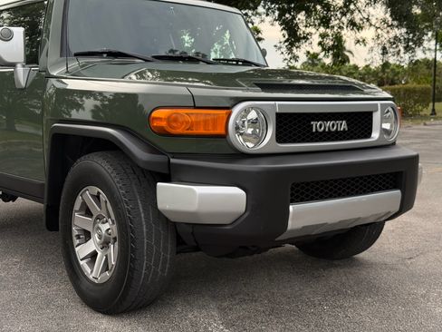Used 2014 Toyota FJ Cruiser AWD/4WD image 60