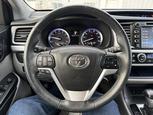 Used 2016 Toyota Highlander Limited image 28