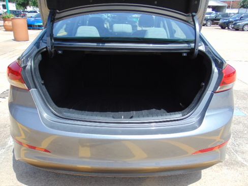 Used 2018 Hyundai Elantra SEL image 8