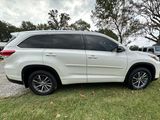 Used 2018 Toyota Highlander XLE image 2