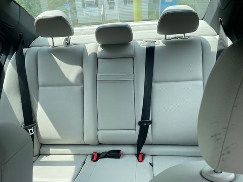 Used 2014 Mercedes-Benz C 300 Sport image 10