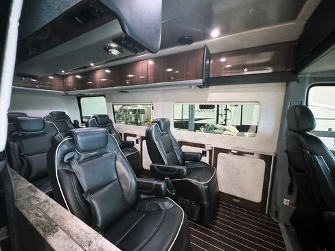 Used 2015 Mercedes-Benz Sprinter 4500 image 6