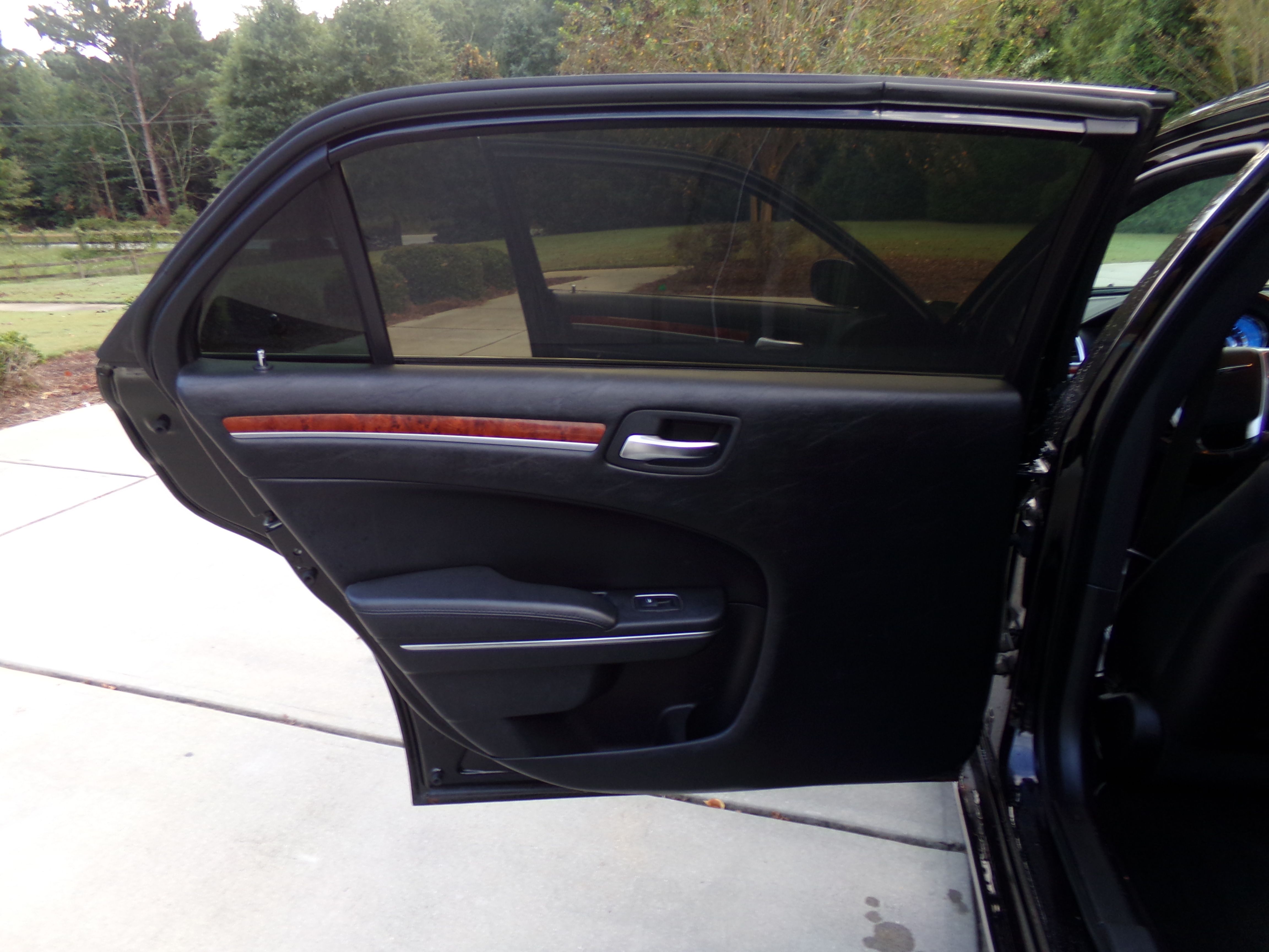 Used 2014 Chrysler 300 S RWD image 17