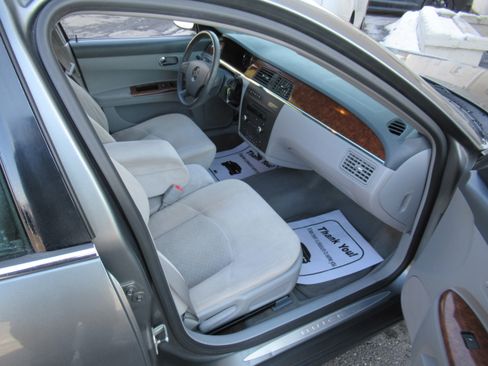 Used 2005 Buick LaCrosse CX image 11
