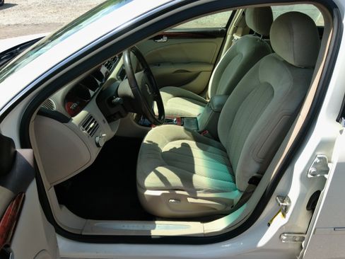 Used 2008 Buick Lucerne CX FWD image 19