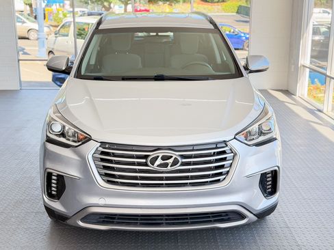 Used 2017 Hyundai Santa Fe AWD SE image 2