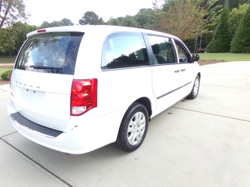 Used 2015 Dodge Grand Caravan SXT image 5