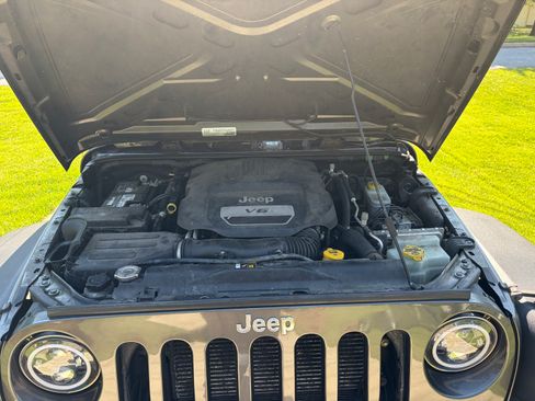 Used 2018 Jeep Wrangler JK 4WD Unlimited Sport image 8