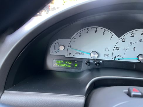 Used 2002 Ford Thunderbird UNAVAIL RWD image 29