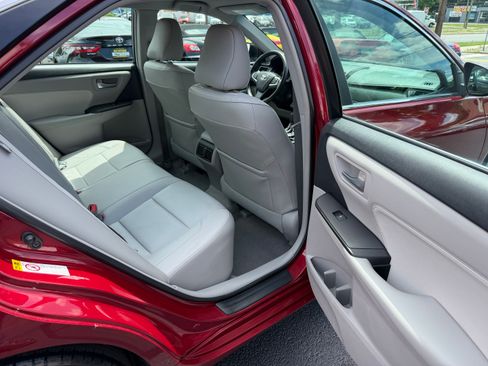 Used 2015 Toyota Camry XLE FWD image 21