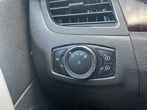 Used 2011 Ford Edge Limited image 13