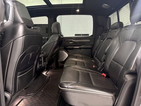 Used 2019 RAM 1500 4x4 Crew Cab Limited image 7