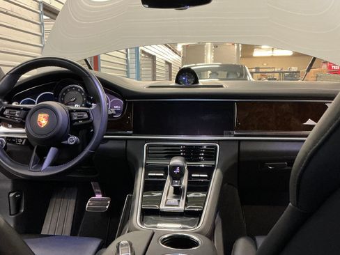 Used 2021 Porsche Panamera Turbo S image 12