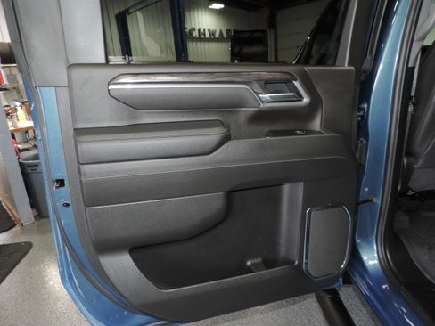 Used 2025 Chevrolet Silverado 3500 4x4 Crew Cab LTZ image 38