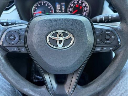 Used 2021 Toyota RAV4 XLE image 16