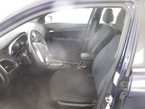 Used 2014 Chrysler 200 Touring Sedan FWD image 10
