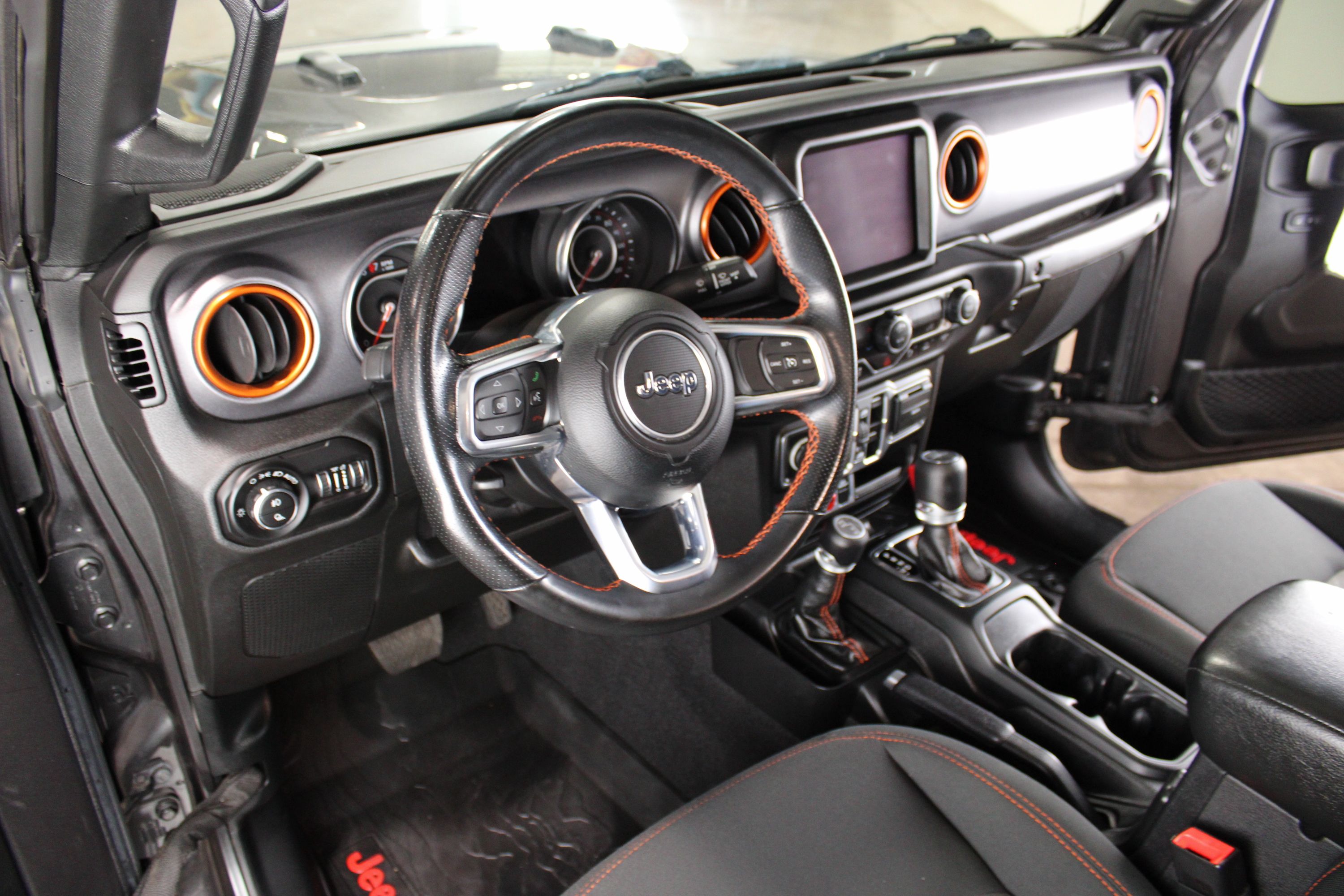 Used 2021 Jeep Gladiator Mojave AWD/4WD image 4