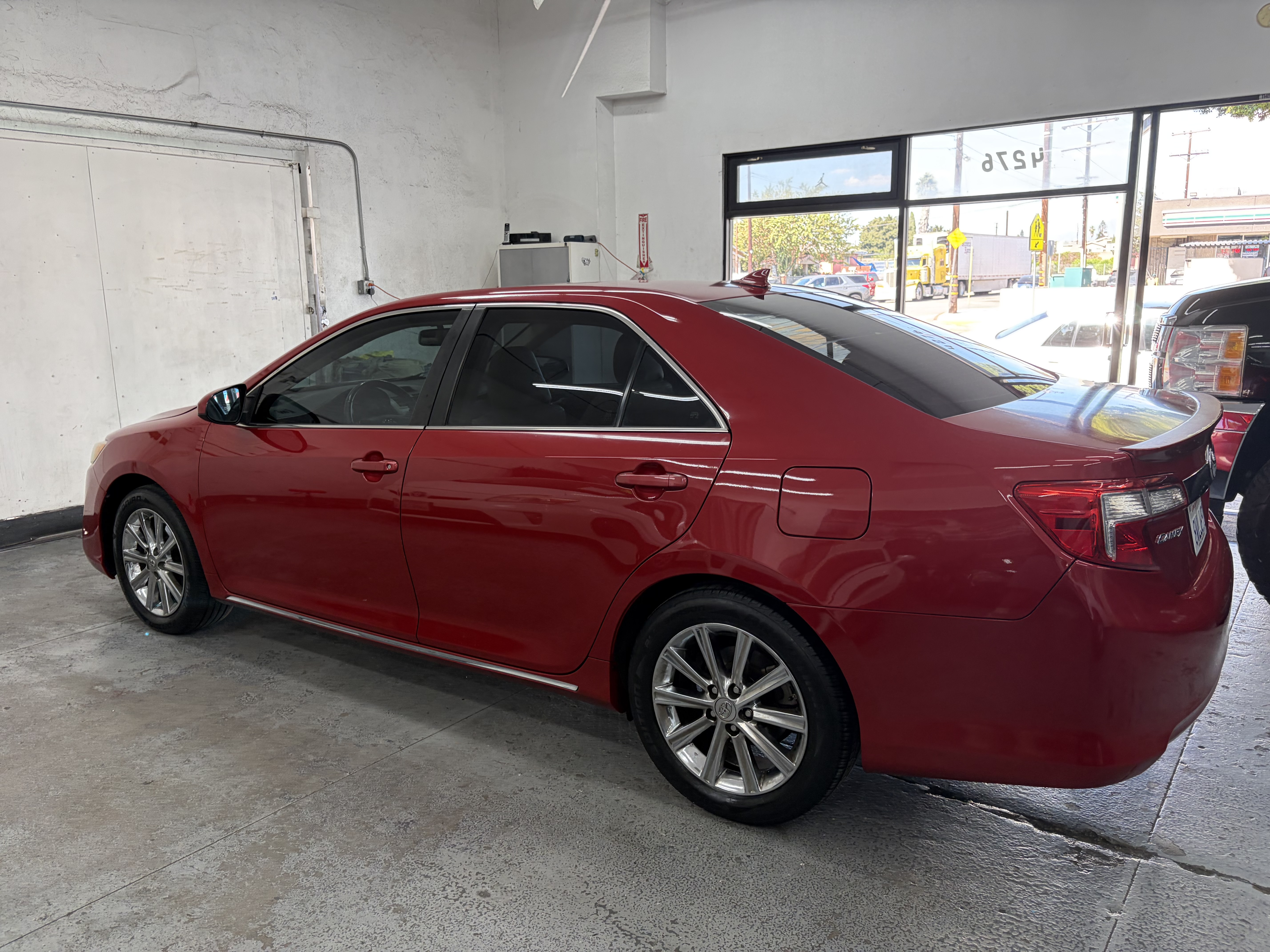 Used 2014 Toyota Camry XLE FWD image 4