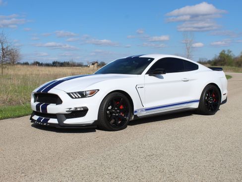 Used 2016 Ford Mustang Shelby GT350 image 6