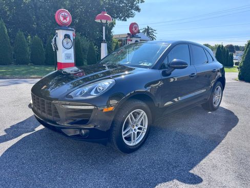 Used 2017 Porsche Macan UNAVAIL AWD/4WD image 1