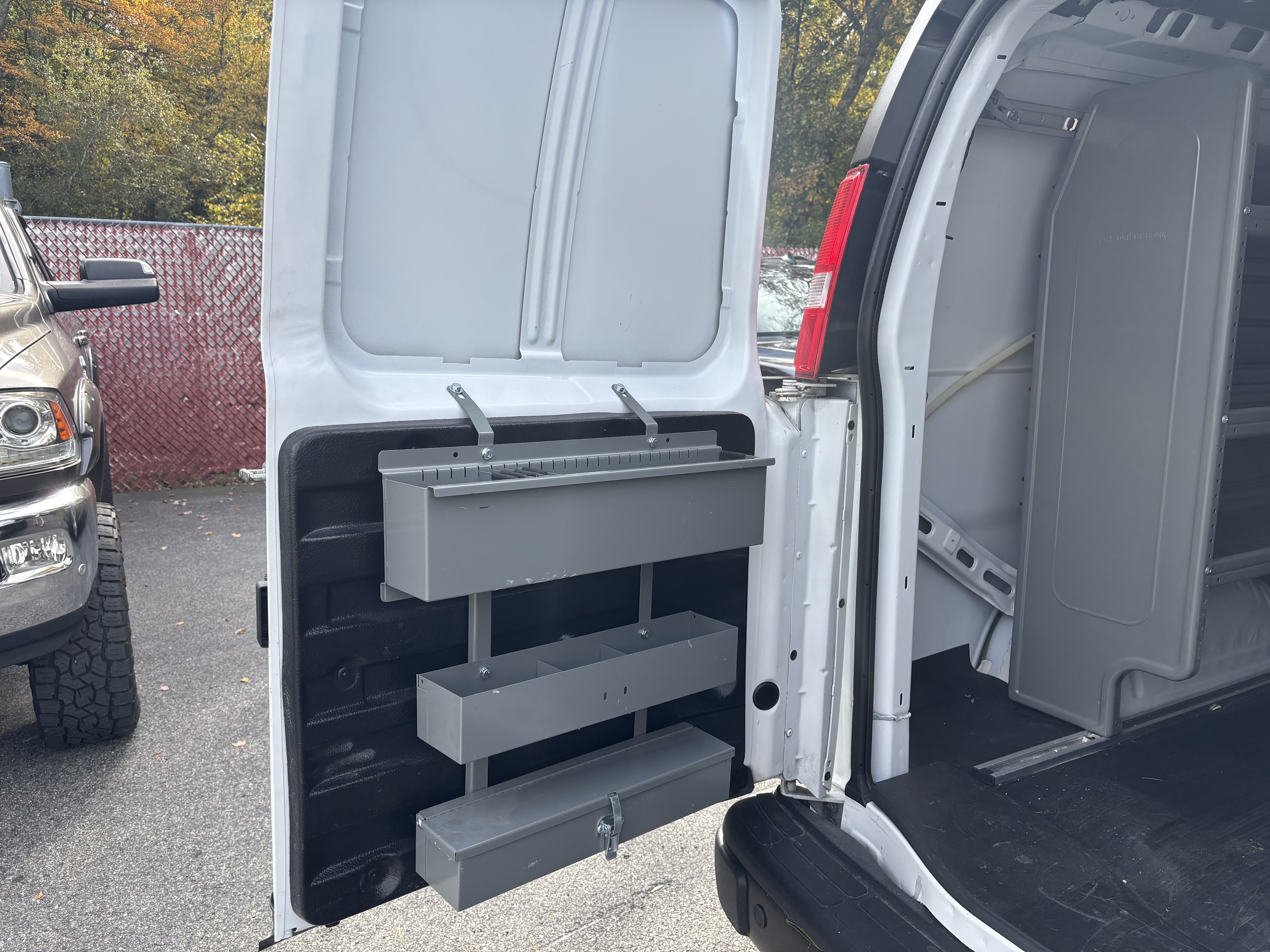 Used 2025 GMC Savana 2500 UNAVAIL RWD image 9