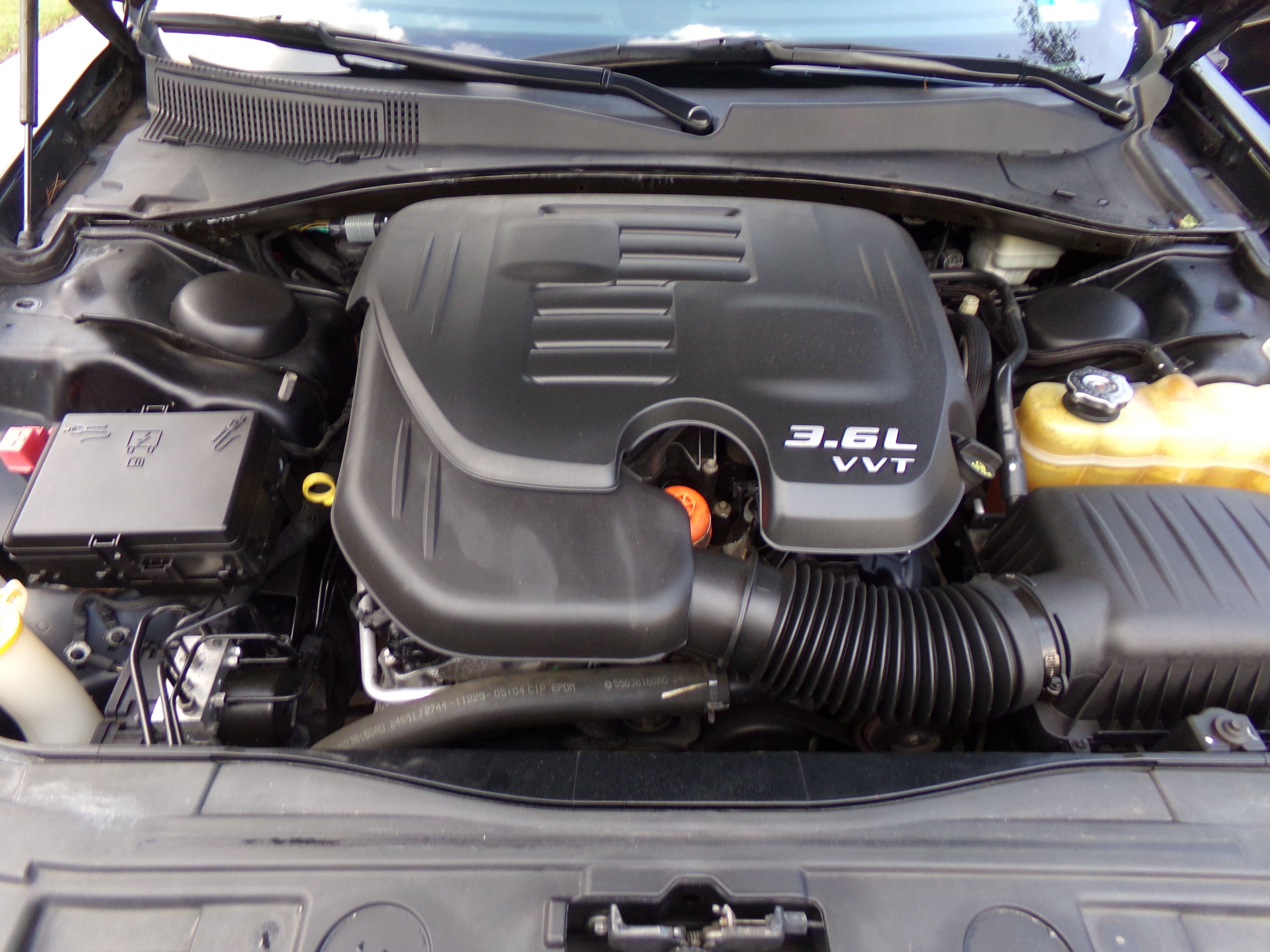 Used 2014 Chrysler 300 S RWD image 25