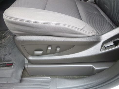Used 2014 Chevrolet Silverado 1500 2WD Crew Cab LT image 17