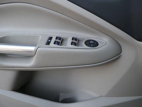 Used 2014 Ford C-MAX SE FWD image 10