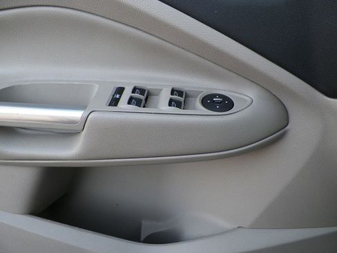 Used 2014 Ford C-MAX SE image 10