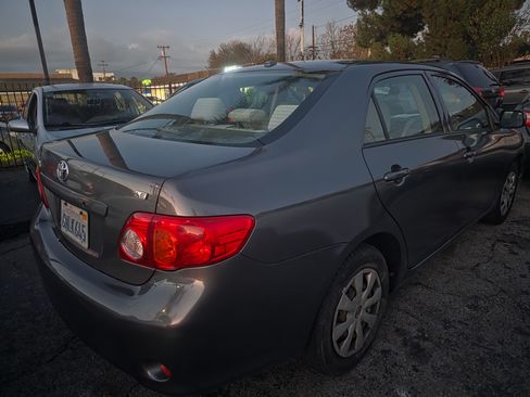 Used 2010 Toyota Corolla LE image 4