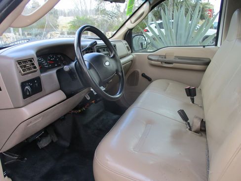 Used 2004 Ford F250 image 4