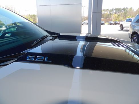 New 2026 Chevrolet Silverado 1500 ZR2 image 15