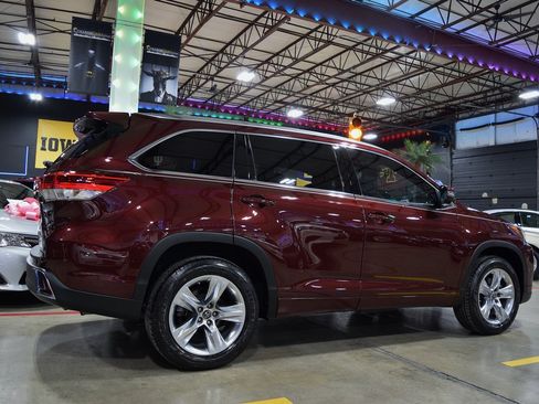 Used 2018 Toyota Highlander Limited image 14