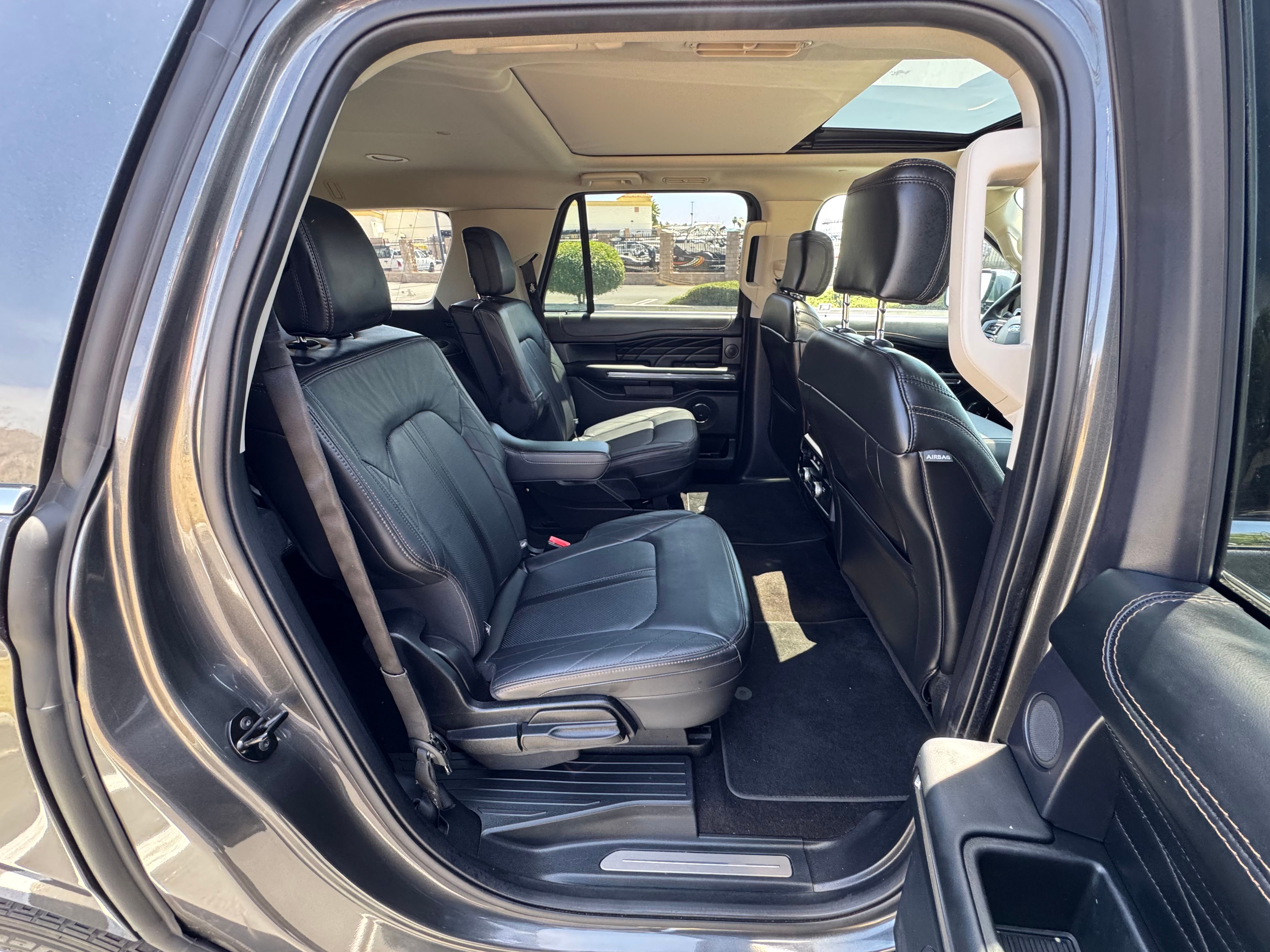 Used 2020 Ford Expedition Max 4WD Platinum image 18