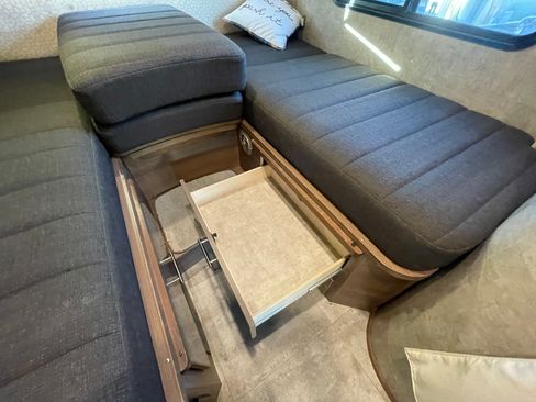 Used 2015 Mercedes-Benz Sprinter 4500 image 44