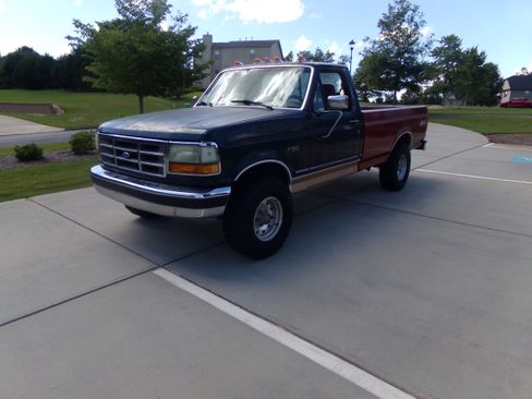 Used 1994 Ford F150 XLT image 1