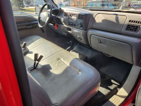 Used 2004 Ford F250 XL image 6