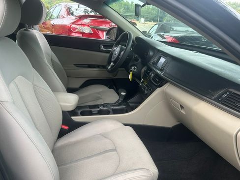 Used 2017 Kia Optima LX FWD image 22