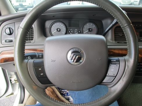 Used 2008 Mercury Grand Marquis LS image 26