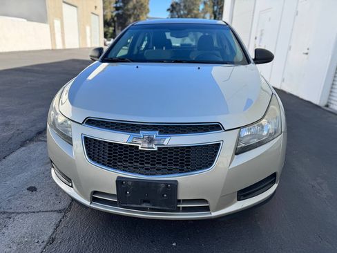Used 2013 Chevrolet Cruze LS image 11